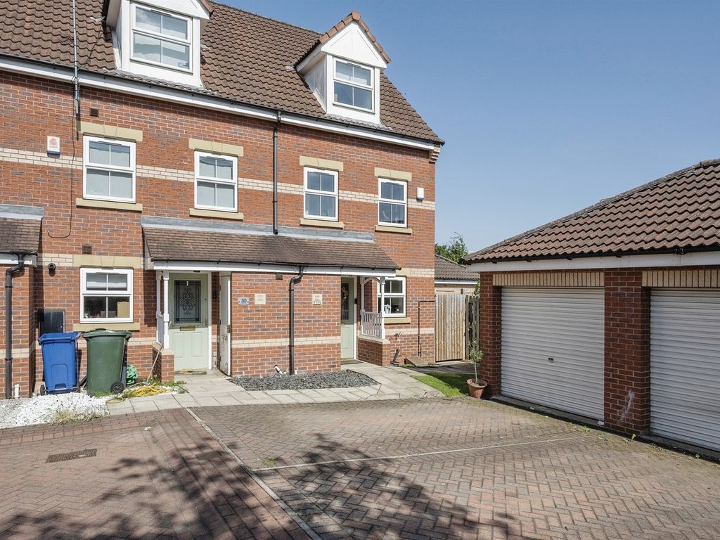 3 bed semidetached house for sale in Turnberry Mews, Stainforth