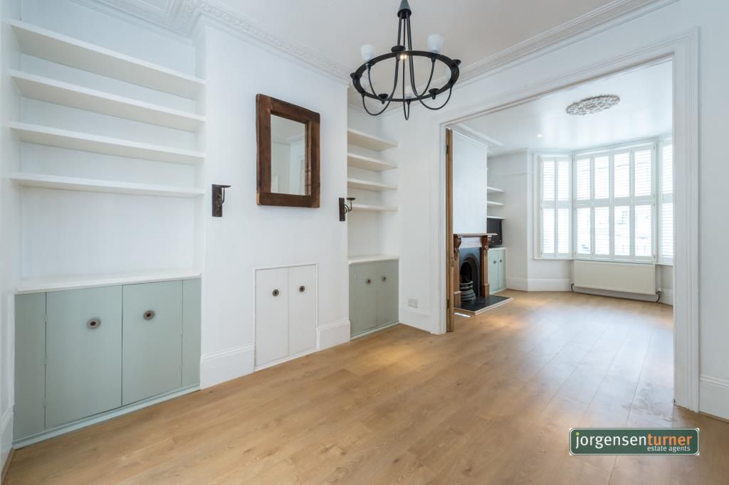 3 bed terraced house to rent in Tunis Road, Shepherds Bush, London W12