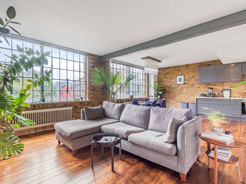 Tanners Yard, Long Lane SE1  