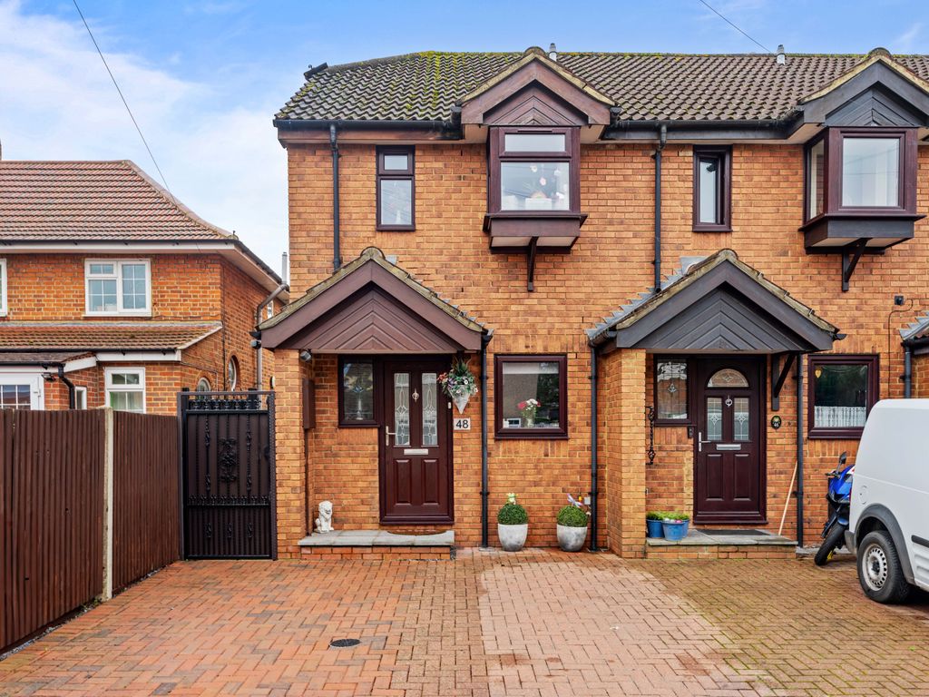 2 bed end terrace house for sale in Richmond Road, Beddington, Croydon