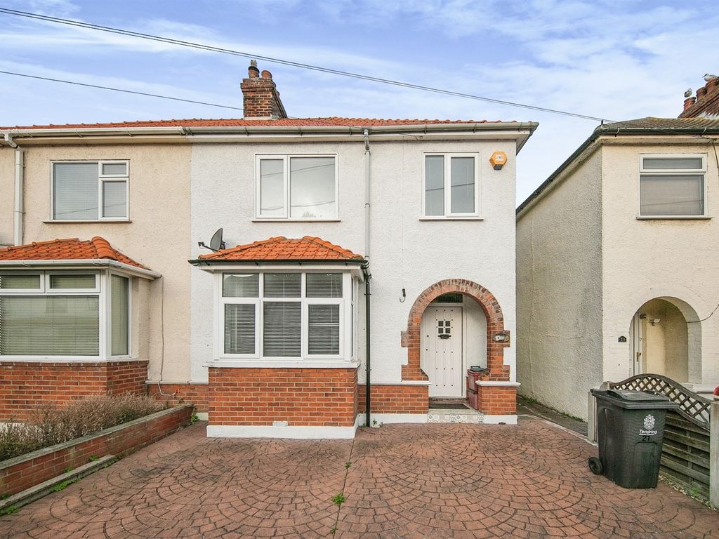 3 bed semidetached house for sale in Coronation Road, ClactonOnSea