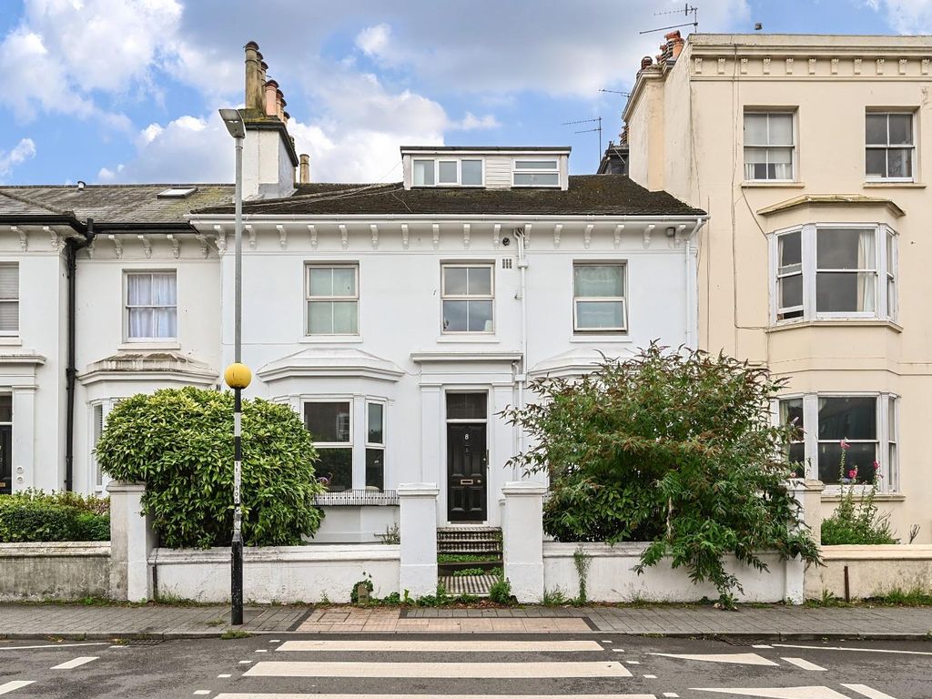 3 bed property to rent in Buckingham Place, Brighton BN1, £1,750 pcm