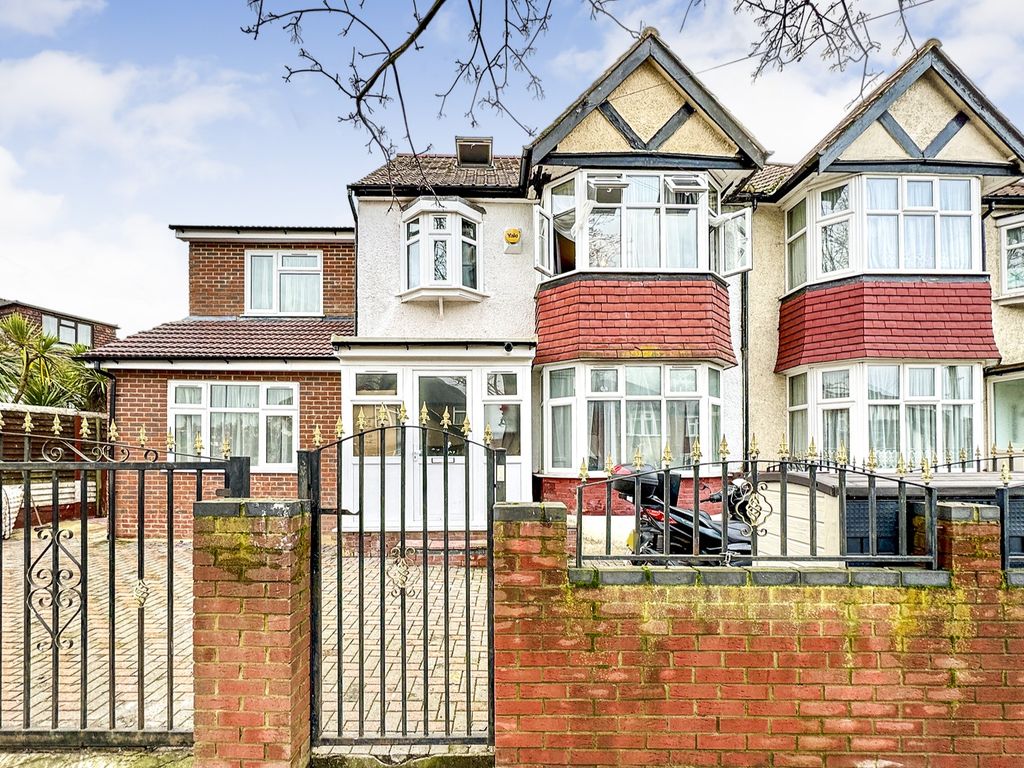 4 bed semidetached house for sale in Chartley Avenue, London NW2, £