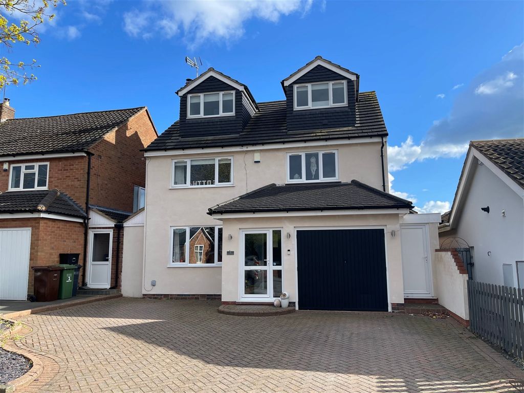 4 bed detached house for sale in School Road, Hockley Heath, Solihull