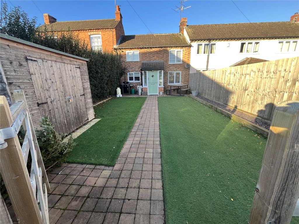 3 bed terraced house for sale in Church Road, Piddington, Northampton