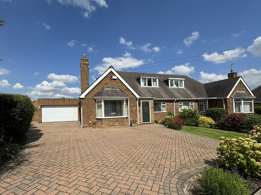 2 bed chalet for sale in Tranby Avenue, Hessle HU13, £350,000 Zoopla