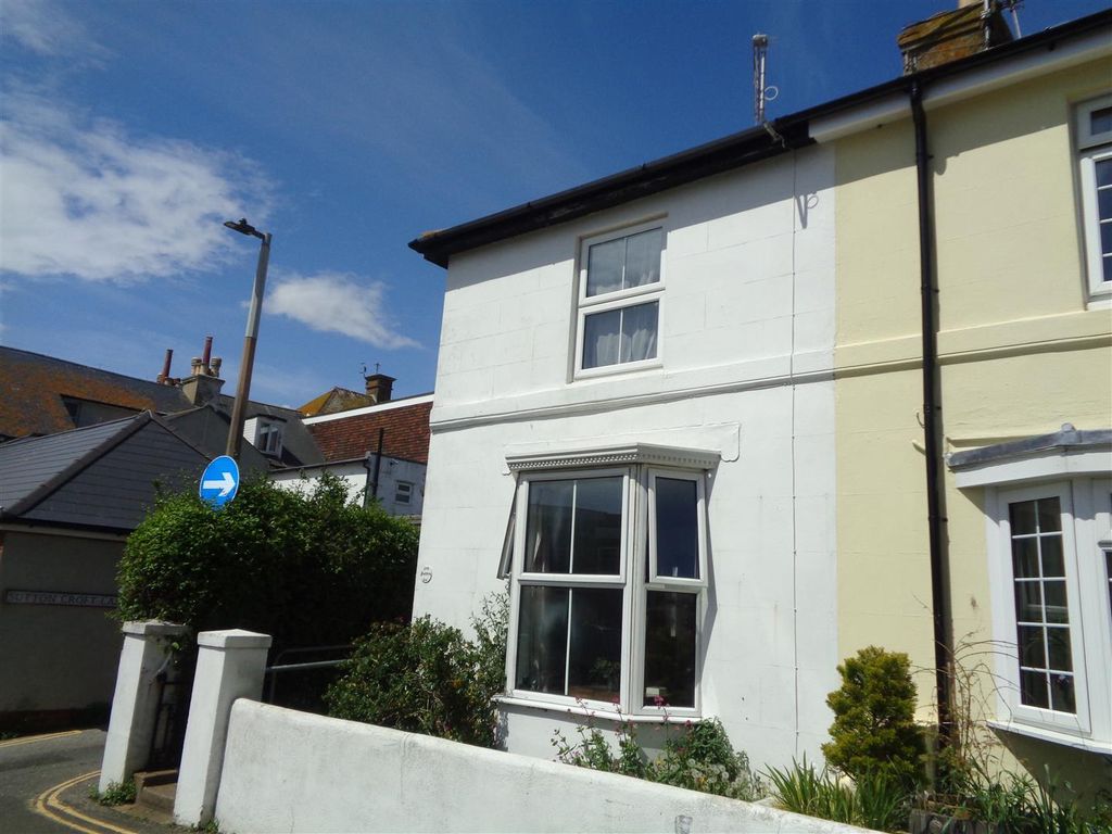 2 bed end terrace house to rent in Croft Lane, Seaford BN25, £1,195 pcm