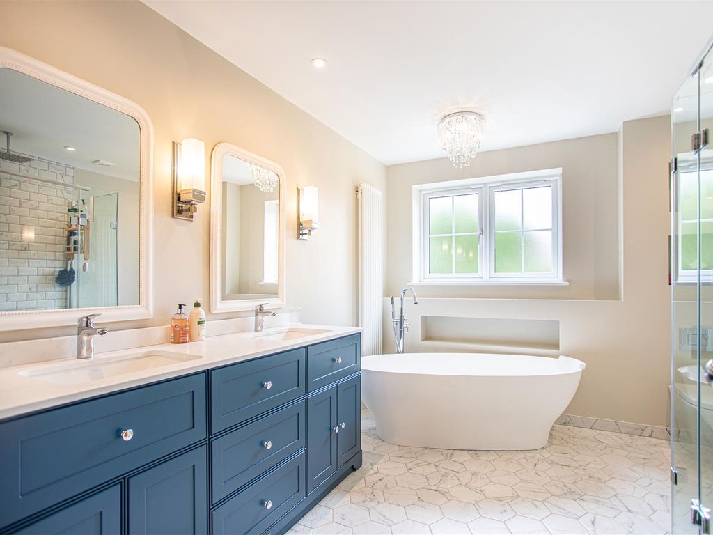 5 bed semidetached house for sale in Goss Avenue, Waddesdon, Aylesbury