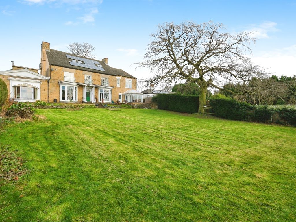 9 bed detached house for sale in Selby Road, Garforth, Leeds LS25, £