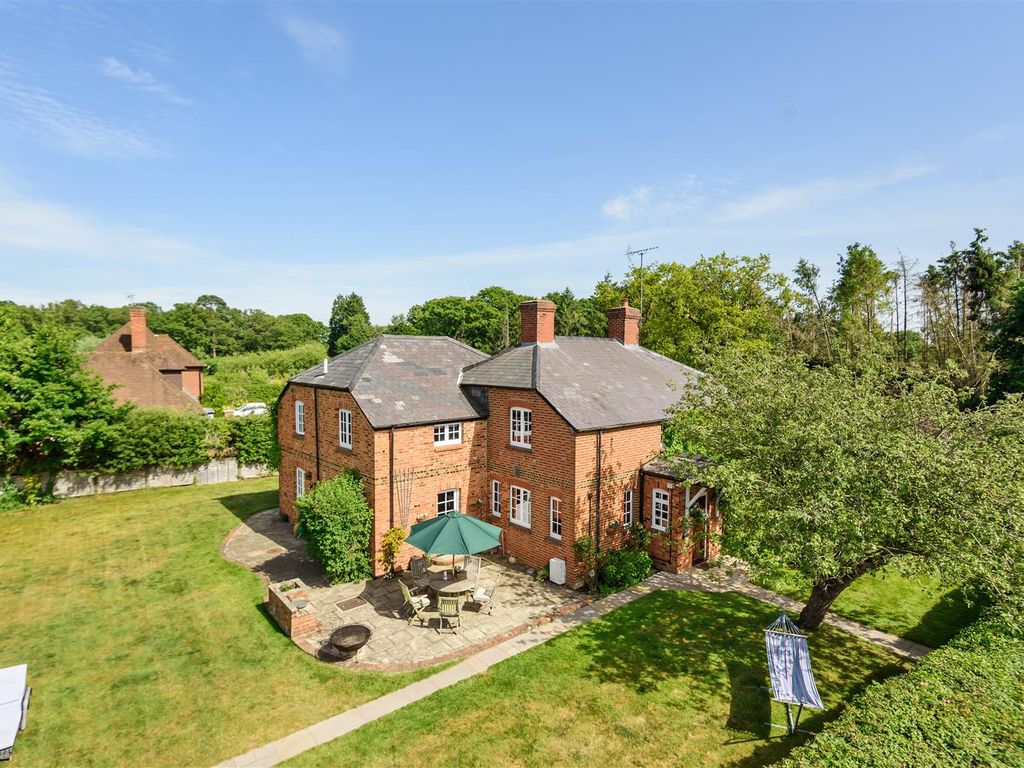 4 bed detached house for sale in Forest Road, Wokingham, Berkshire RG40
