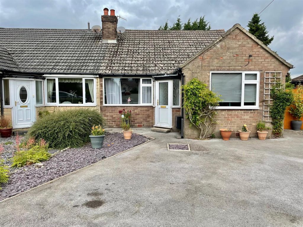 3 bed semidetached bungalow for sale in Central Drive, Buxton