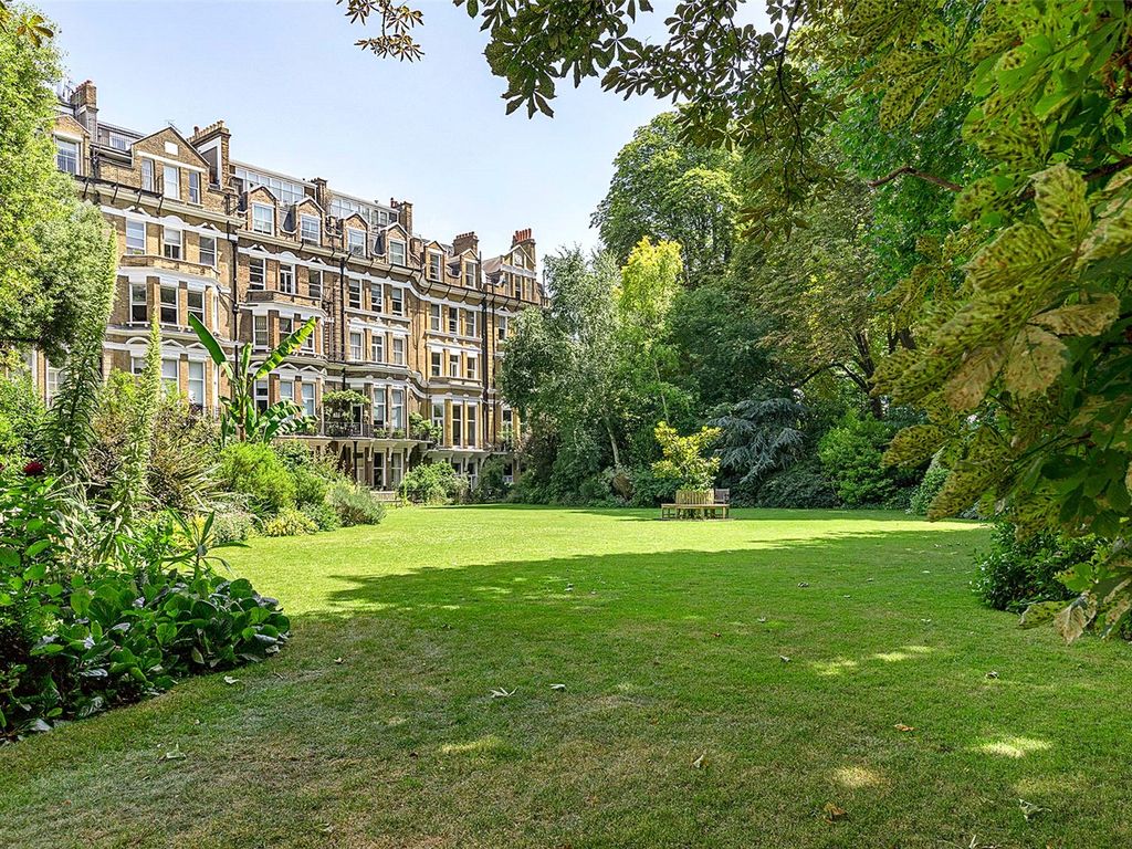 Airlie Gardens, Kensington, London W8  