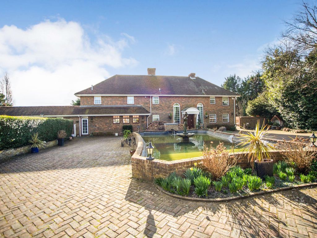 5 bed detached house for sale in Town Road, Cliffe Woods, Rochester ME3 Zoopla