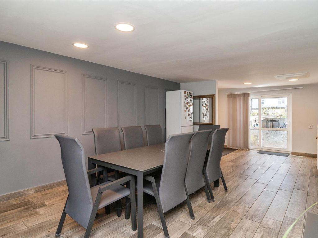 4 bed end terrace house for sale in Scott Road, Grays RM16, £450,000