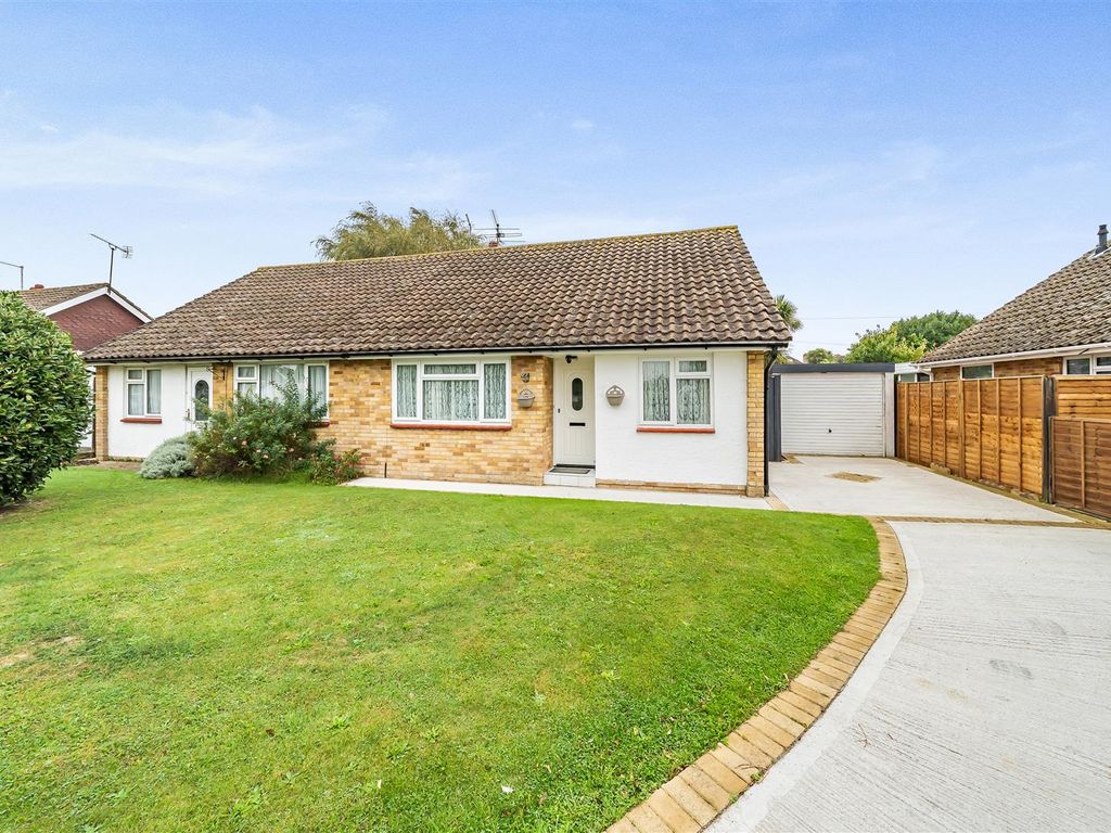 2 bed semidetached bungalow for sale in Greenlea Avenue, Nyetimber