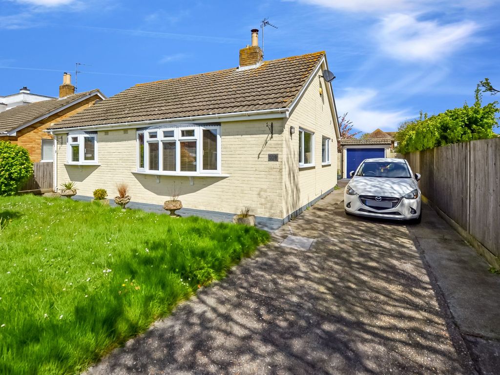 3 bed detached bungalow for sale in Queens Road, Littlestone TN28, £430,000 Zoopla