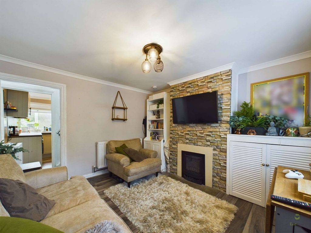 2 bed terraced house for sale in Erith Road, Barnehurst, Bexleyheath DA7, £340,000 Zoopla