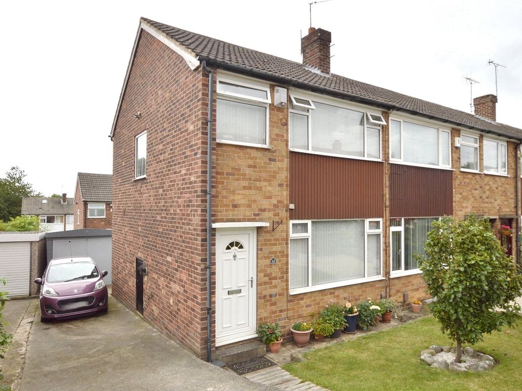3 bed terraced house for sale in Wood Lane, Bramley, Leeds, West
