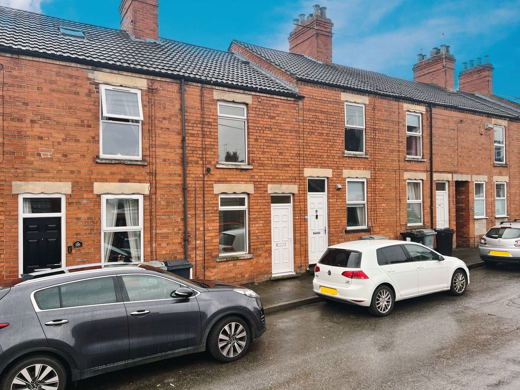 2 bed terraced house for sale in Edward Street, Grantham NG31 Zoopla