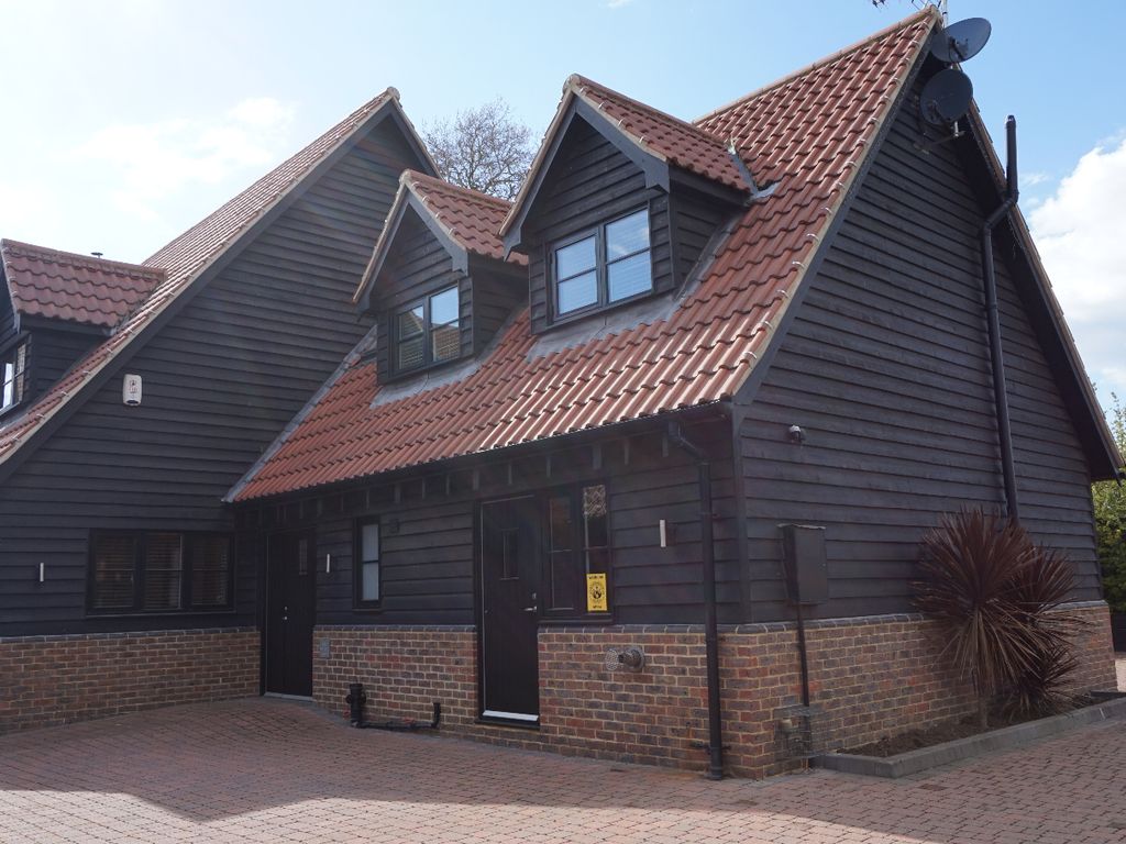 4 bed detached house to rent in London Road, Stanford Rivers, Ongar