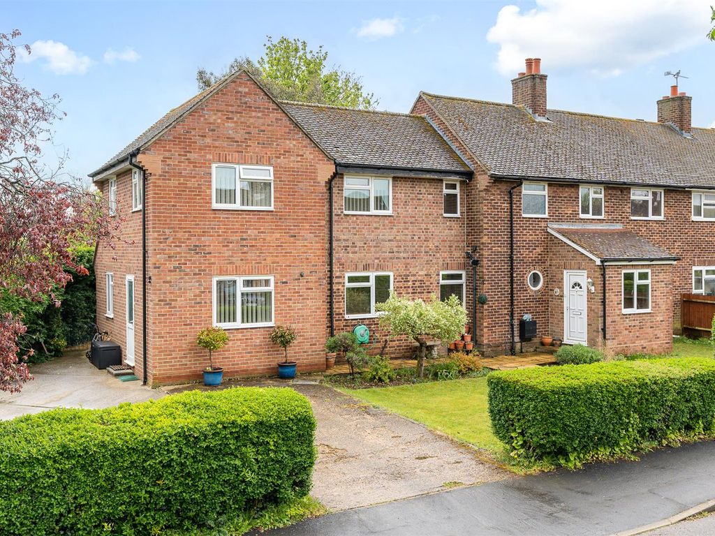 5 bed semidetached house for sale in Cannons Meadow, Tewin, Welwyn AL6