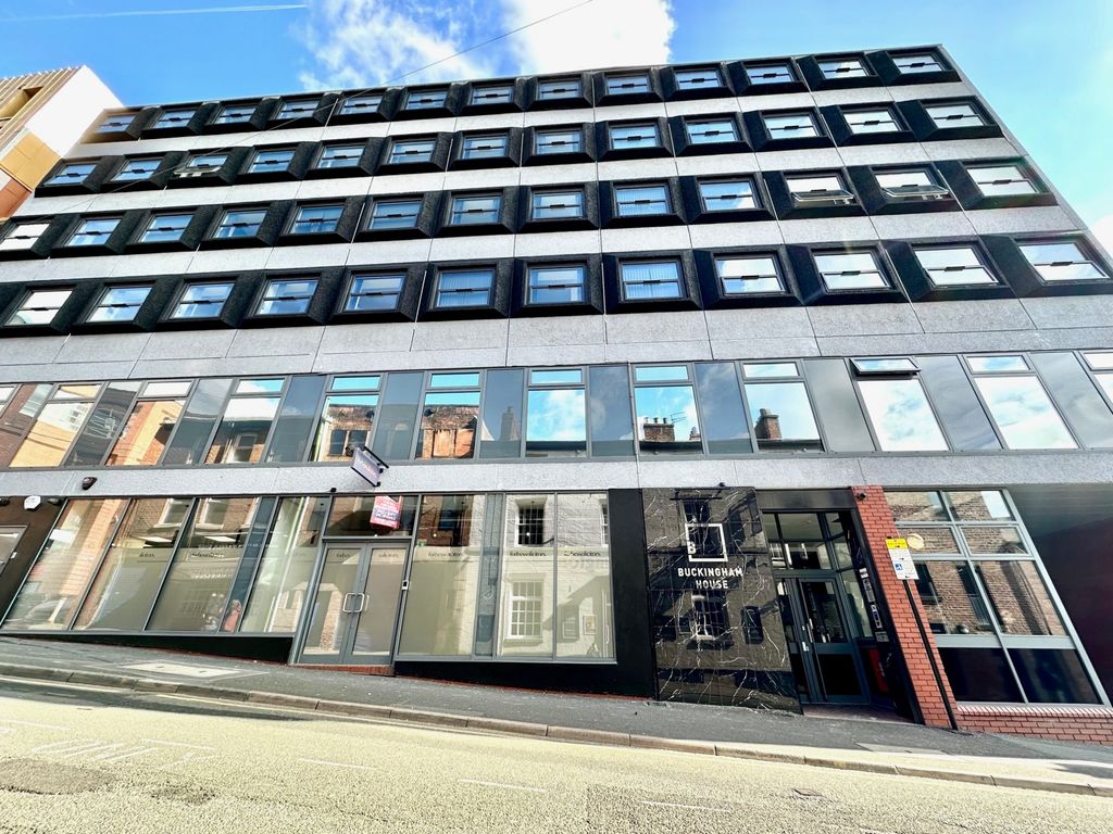 2 bed flat to rent in Buckingham House, Glovers Court, Preston