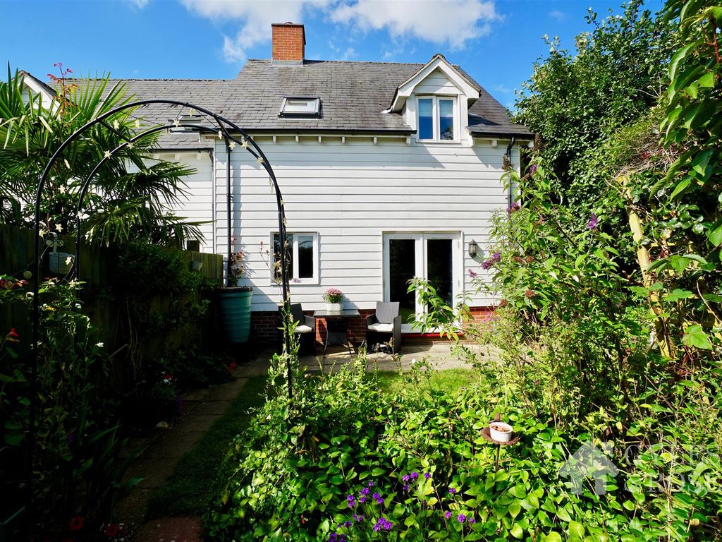 3 bed semidetached house for sale in Rams Farm Road, Fordham