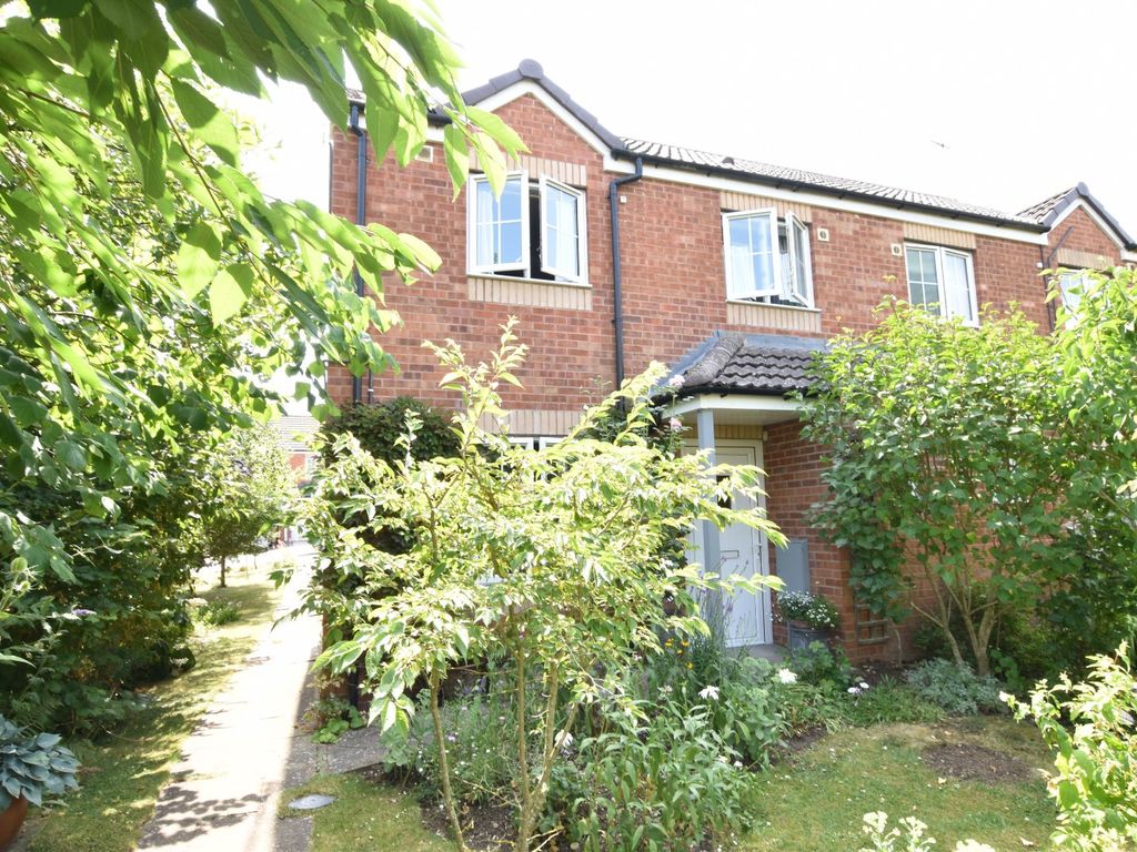 2 bed end terrace house for sale in Groves Close, Harvington, Evesham