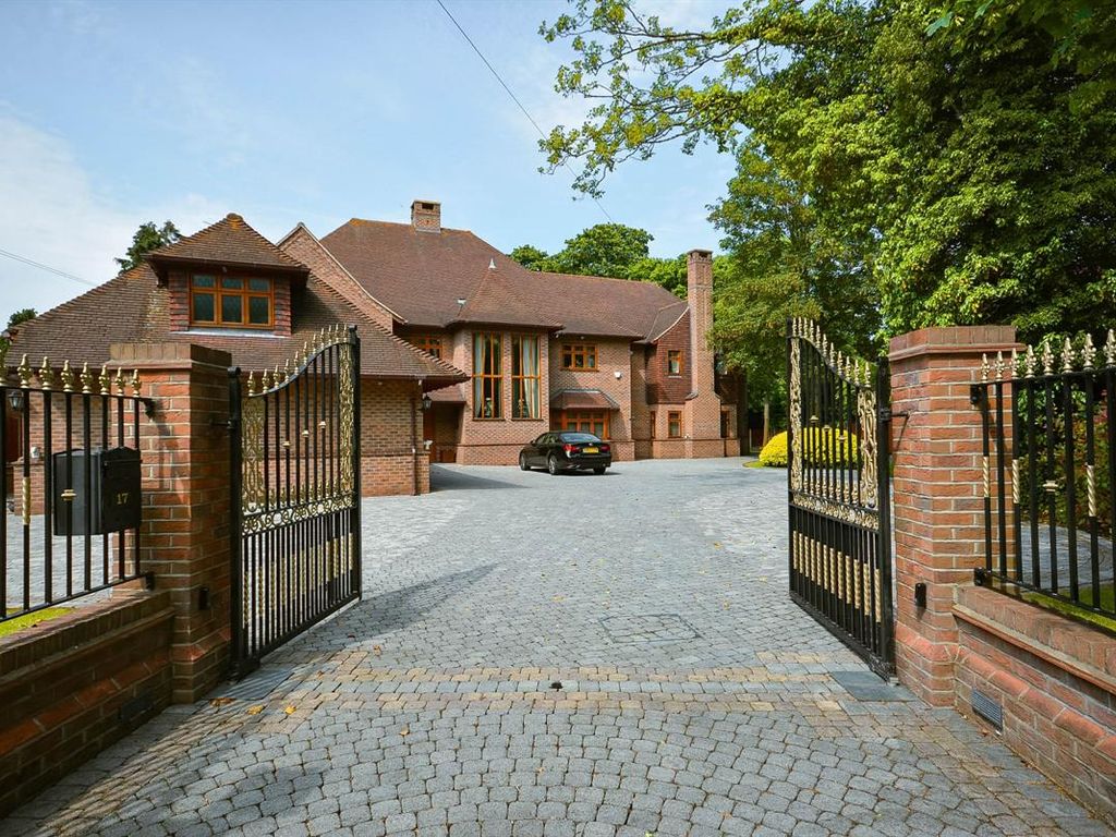 6 bed detached house for sale in Woodlands Avenue, Emerson Park