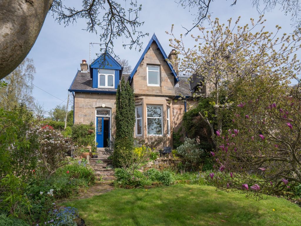 4 bed semidetached house for sale in Balmore Road, By Balmore, East