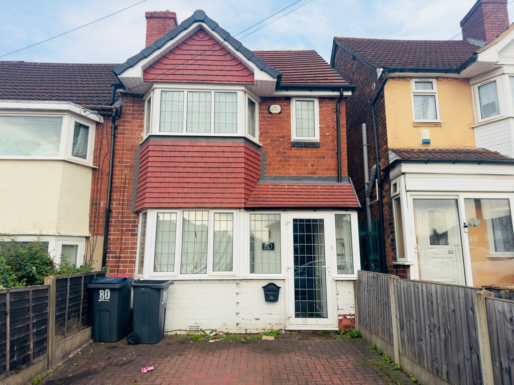 2 bed terraced house to rent in Knights Road, Birmingham B11, £1,000