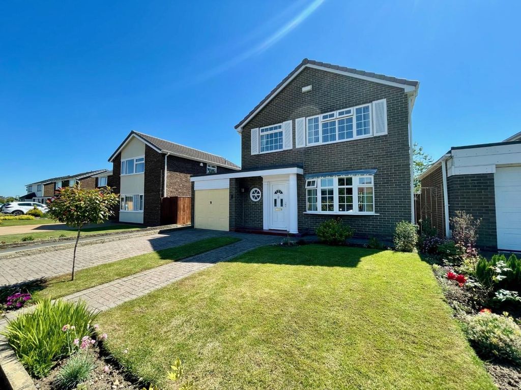 4 bed detached house for sale in Sunningdale Drive, Eaglescliffe