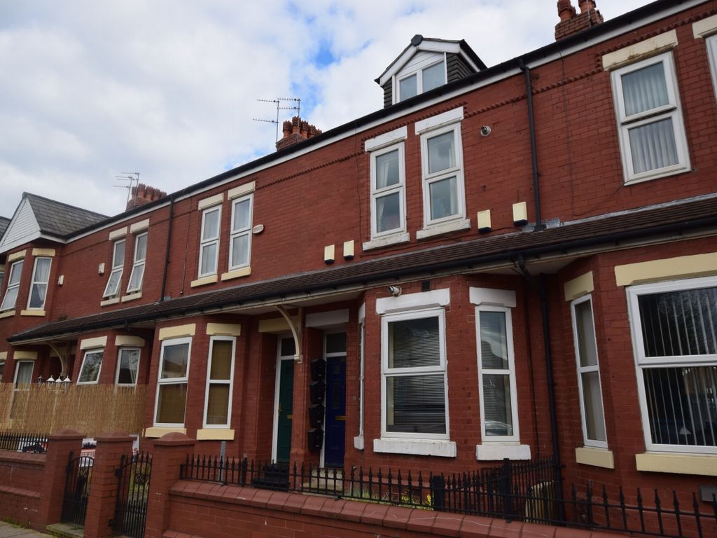 2 bed flat to rent in Langworthy Road, Salford M6 Zoopla