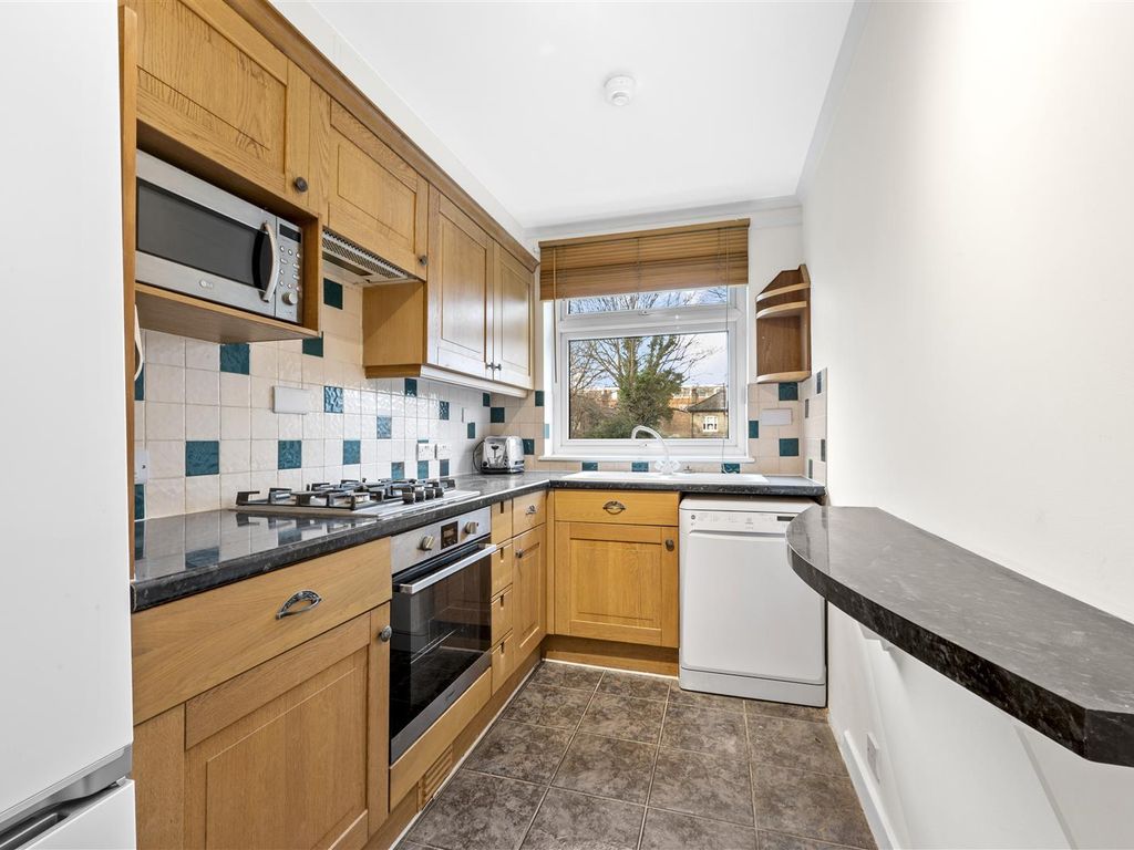 2 bed flat to rent in Mercier Road, London SW15, £2,000 pcm Zoopla