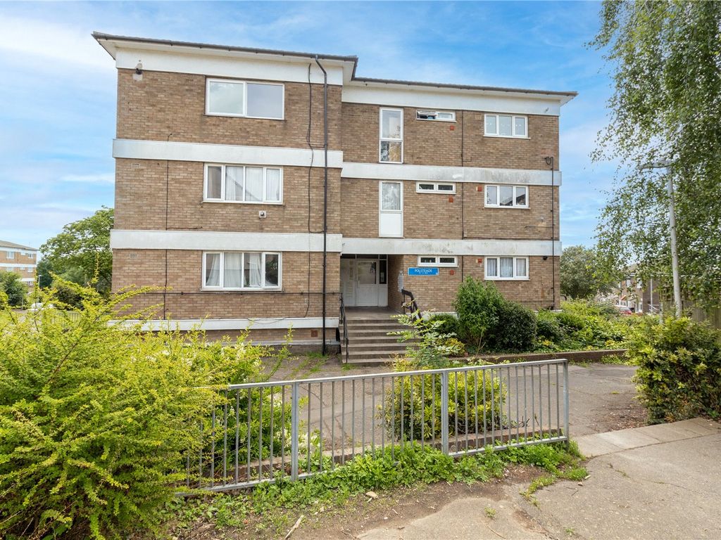 1 bed flat for sale in Polsteads, Basildon, Essex SS16 Zoopla