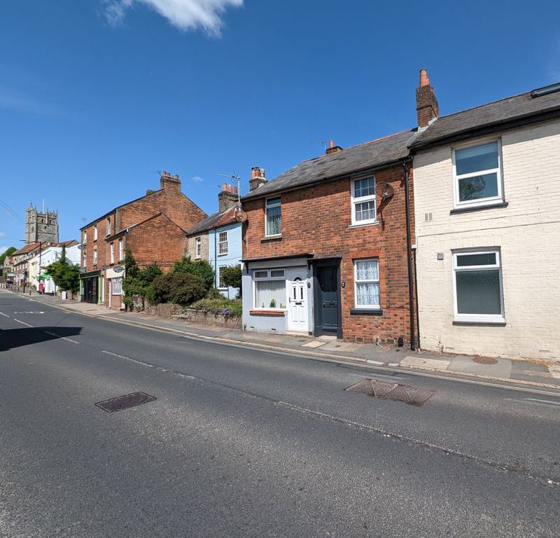 2 bed terraced house for sale in Carisbrooke High Street, Newport PO30