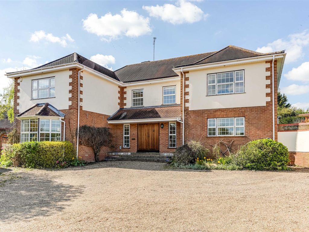 5 bed detached house for sale in Clays Meadow, Littlebury, Saffron