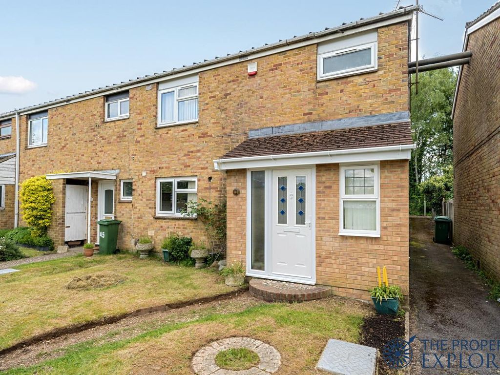 3 bed end terrace house for sale in Sibelius Close, Basingstoke RG22