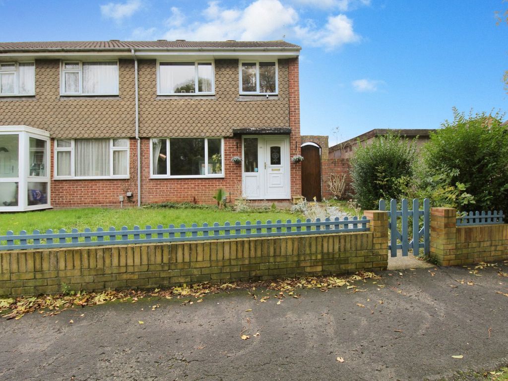 3 bed semidetached house for sale in Oak Close, Little Stoke, Bristol
