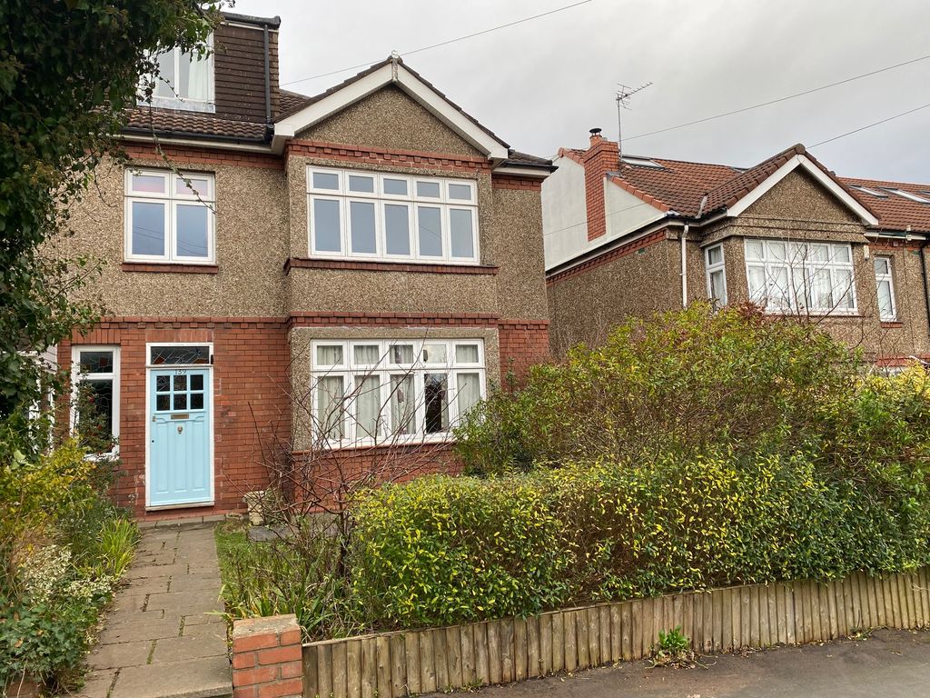 5 bed semidetached house to rent in Road, Bristol BS7, £2,600