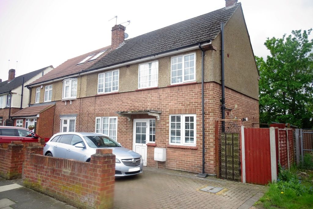 3 bed semidetached house for sale in Dudley Road, Bedfont TW14, £