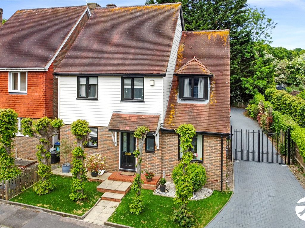 4 bed detached house for sale in London Road, Farningham, Kent DA4, £550,000 Zoopla