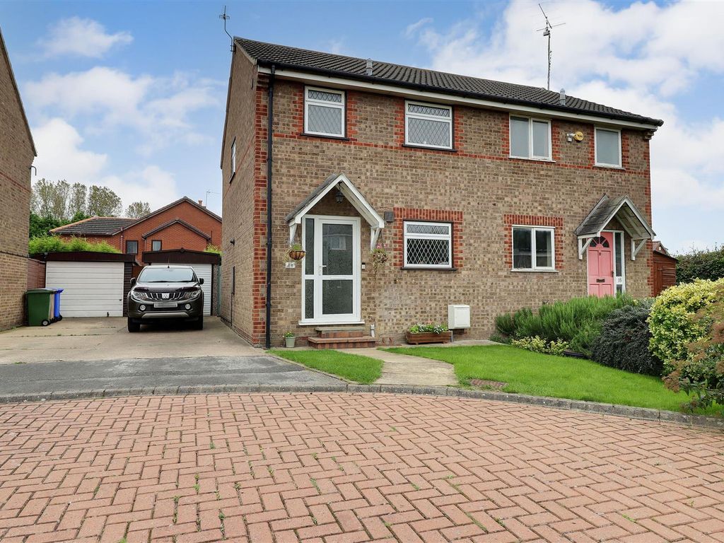 2 bed semidetached house for sale in Blackthorn Close, Newport, Brough