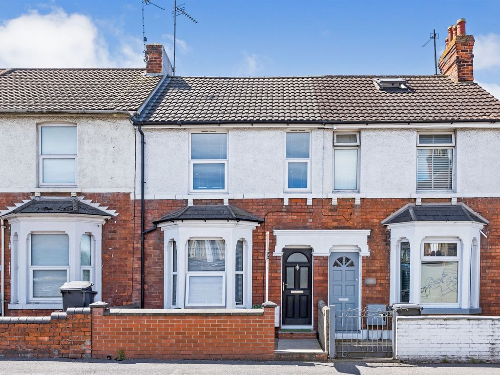 3 bed terraced house for sale in Kingshill Road, Swindon SN1 Zoopla