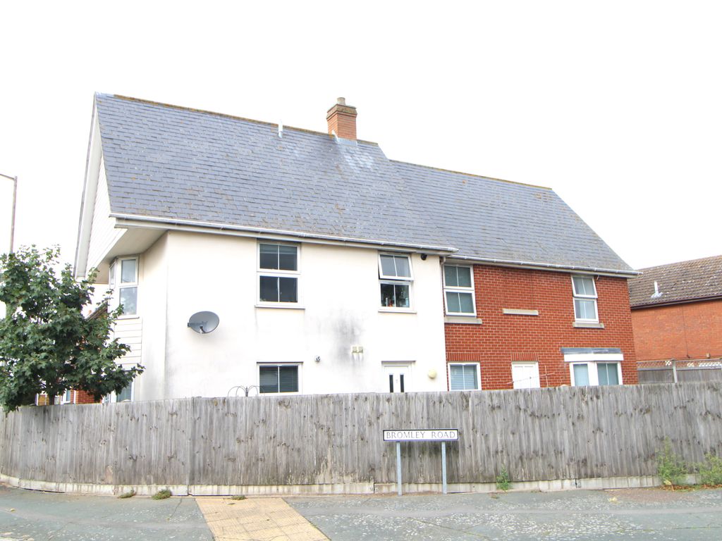 Studio to rent in Bromley Road, Elmstead, Colchester CO7, £700 pcm Zoopla