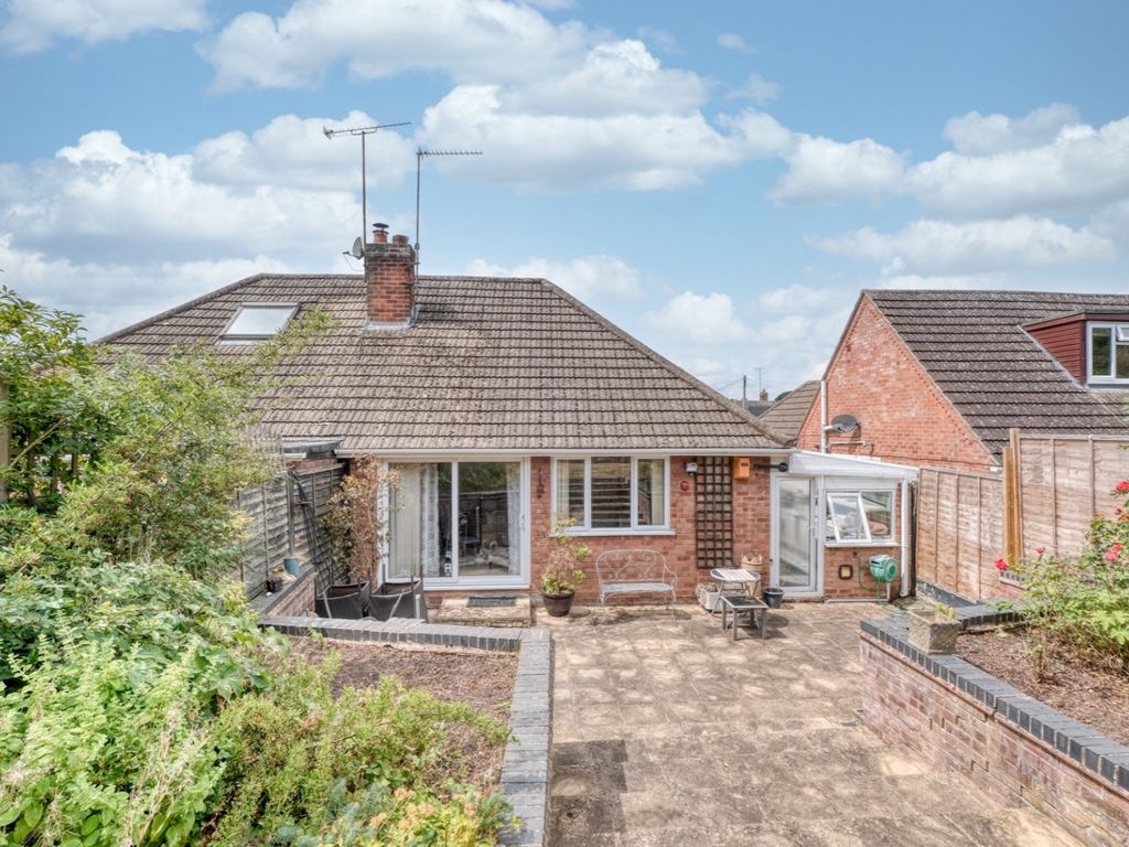 2 bed semidetached bungalow for sale in Mason Road, Redditch B97, £