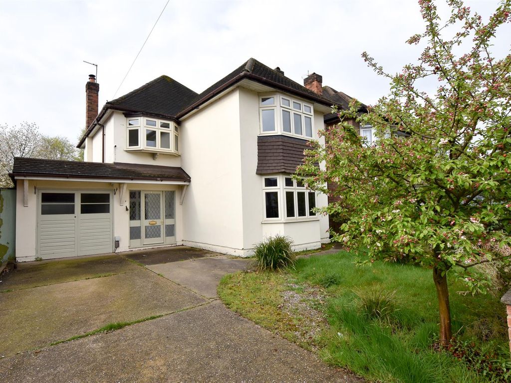 3 bed property for sale in Charlecote Drive, Wollaton, Nottingham NG8