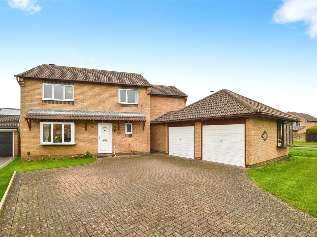 4 bed detached house for sale in Howden Dike, Yarm TS15, £390,000 Zoopla