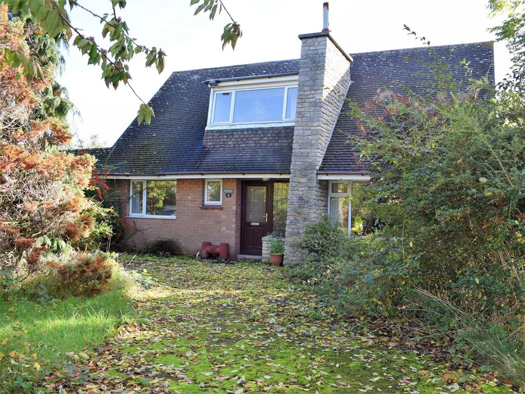 3 bed detached house for sale in Station Road, Grasby, DN38