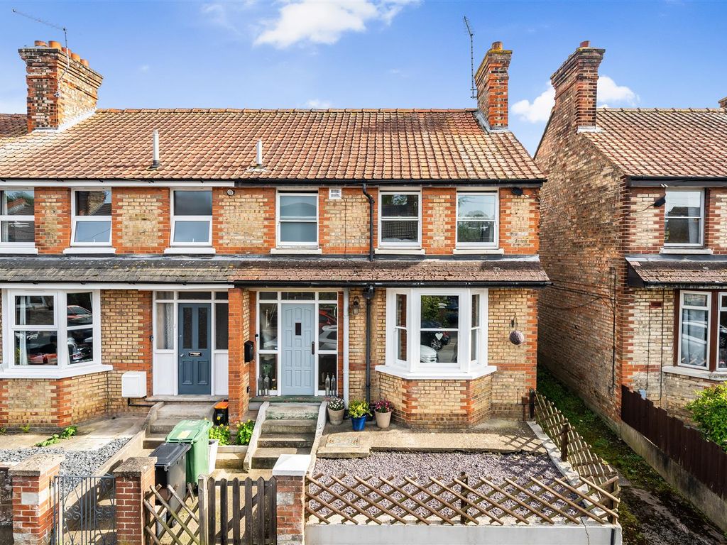 3 bed end terrace house for sale in Beaconsfield Road, Tovil, Maidstone